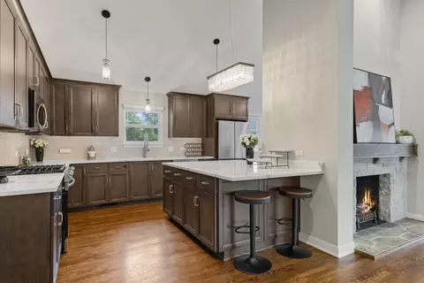 Kitchen - 1629 N Summit St, Wheaton, IL 60187 photo 1 of 4
