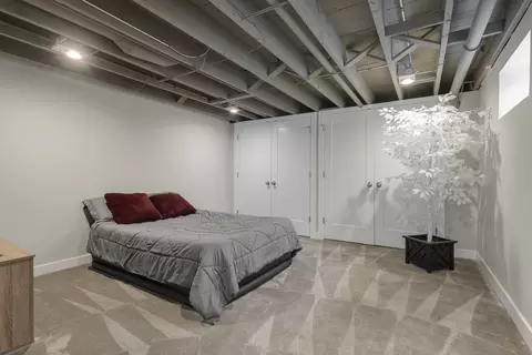 Bedroom - 1629 N Summit St, Wheaton, IL 60187 photo 4 of 4
