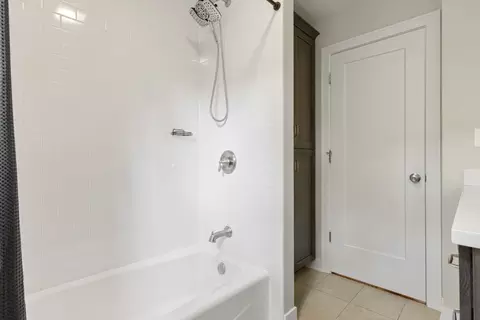 Bath - 1629 N Summit St, Wheaton, IL 60187 photo 2 of 5