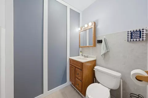 Bath - 1534 E 73rd Pl, Chicago, IL 60619 photo 1 of 3
