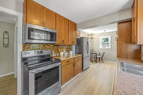 Kitchen - 6314 Hillcrest Rd, Cary, IL 60013 photo 3 of 3