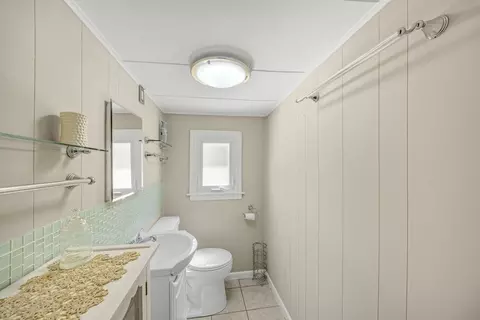 Bath - 6314 Hillcrest Rd, Cary, IL 60013 photo 2 of 2