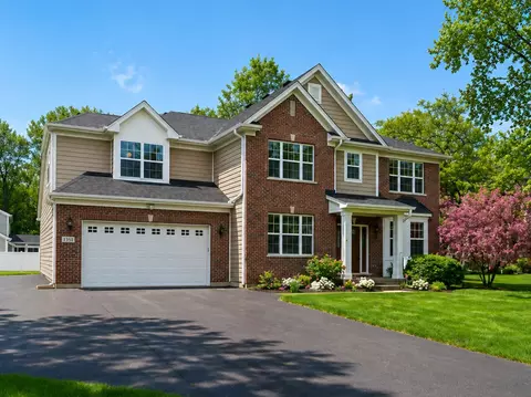 1551 E Olive St, Palatine, IL 60074