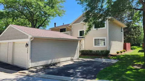 159 Saratoga Ct, Vernon Hills, IL 60061