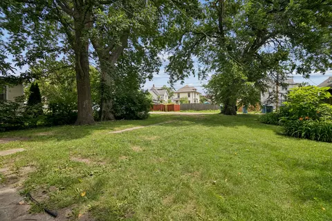 Exterior - 464 Harrison Ave S, Kankakee, IL 60901 photo 2 of 3