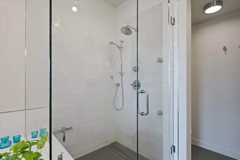 559 E 50th St, Chicago, IL 60615 photo 22