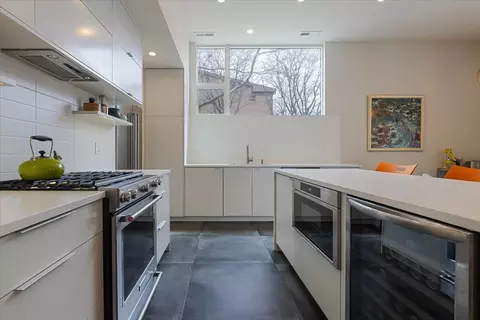 559 E 50th St, Chicago, IL 60615 photo 14