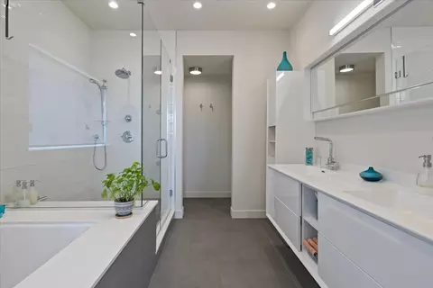 559 E 50th St, Chicago, IL 60615 photo 20