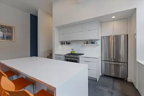 559 E 50th St, Chicago, IL 60615 photo 16