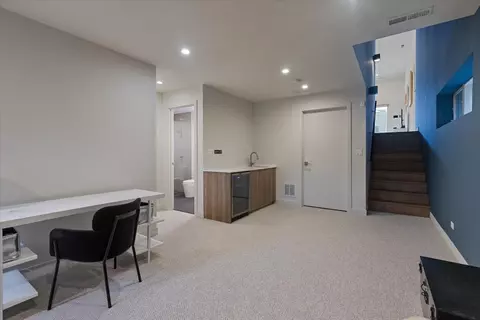 559 E 50th St, Chicago, IL 60615 photo 32