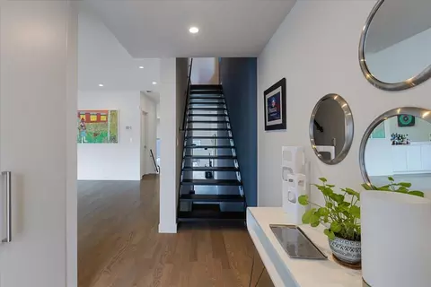 559 E 50th St, Chicago, IL 60615 photo 7
