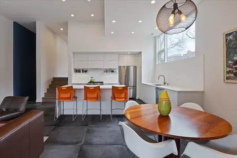 559 E 50th St, Chicago, IL 60615 photo 6