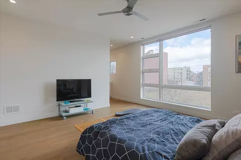 559 E 50th St, Chicago, IL 60615 photo 19
