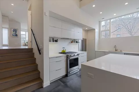 559 E 50th St, Chicago, IL 60615 photo 13