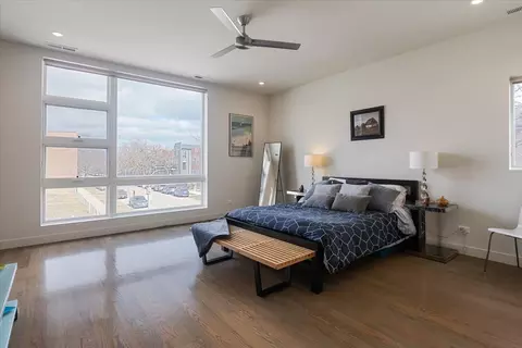 559 E 50th St, Chicago, IL 60615 photo 18