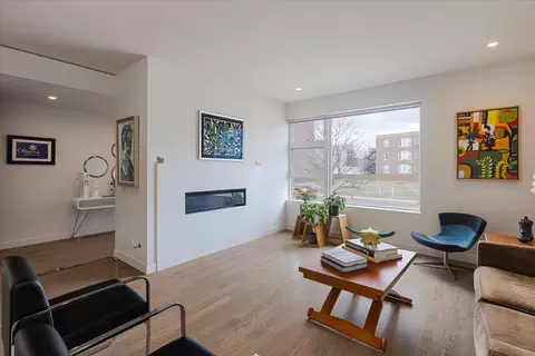 559 E 50th St, Chicago, IL 60615 photo 9