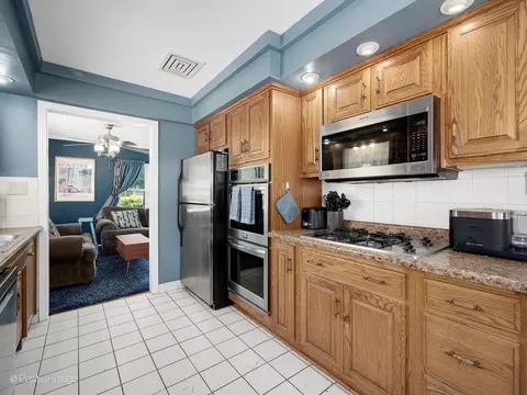 1019 Wakeman Ave, Wheaton, IL 60187 photo 9