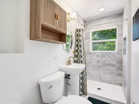 1019 Wakeman Ave, Wheaton, IL 60187 photo 14