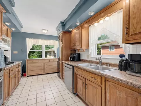1019 Wakeman Ave, Wheaton, IL 60187 photo 7