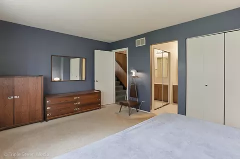 Bedroom - 18630 Golfview Dr, Hazel Crest, IL 60429 photo 3 of 9