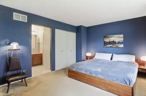 Bedroom - 18630 Golfview Dr, Hazel Crest, IL 60429 photo 1 of 9