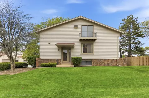 Exterior - 18630 Golfview Dr, Hazel Crest, IL 60429 photo 8 of 8