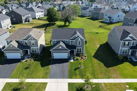 View/Area - 4131 Wanderlust Dr, Algonquin, IL 60102 photo 1 of 9
