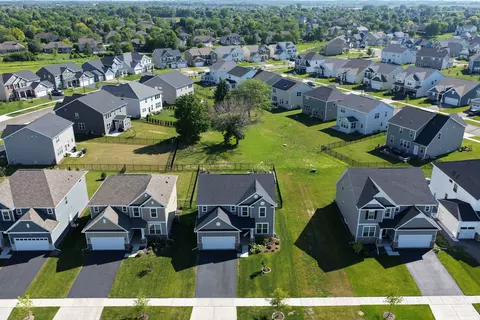 View/Area - 4131 Wanderlust Dr, Algonquin, IL 60102 photo 2 of 9