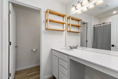 Bath - 4131 Wanderlust Dr, Algonquin, IL 60102 photo 2 of 2