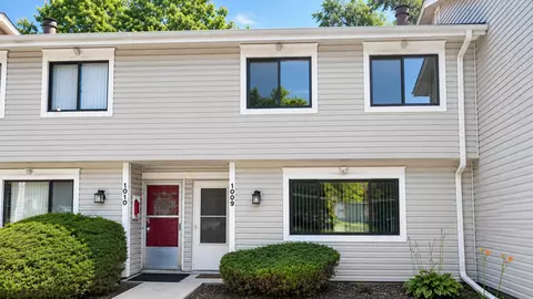 1009 Bayside Dr, Palatine, IL 60074