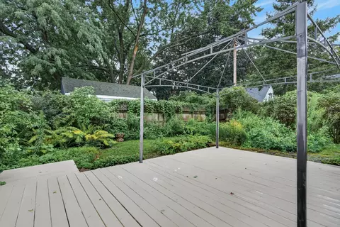 Exterior - 474 Sunset Dr, Elgin, IL 60123 photo 4 of 8