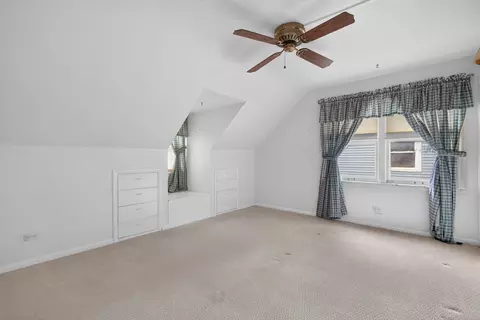 Bedroom - 474 Sunset Dr, Elgin, IL 60123 photo 2 of 3