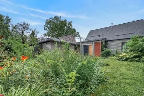 Exterior - 474 Sunset Dr, Elgin, IL 60123 photo 6 of 8