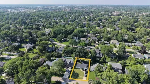 615 Wakeman Ave, Wheaton, IL 60187 photo 2