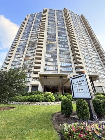 3930 N Pine Grove Ave #1708, Chicago, IL 60613