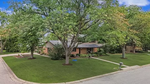 View/Area - 1018 Porter Ln, Normal, IL 61761 photo 1 of 12