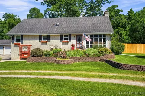 1 N255 Prairie Ave, Glen Ellyn, IL 60137