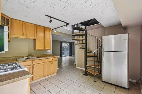 Kitchen - 385 Anne Ter, Wheeling, IL 60090 photo 5 of 6