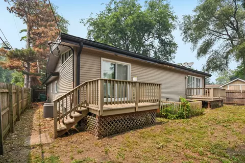 Exterior - 385 Anne Ter, Wheeling, IL 60090 photo 4 of 7
