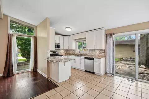 Kitchen - 385 Anne Ter, Wheeling, IL 60090 photo 1 of 6
