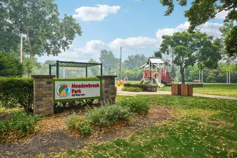 View/Area - 385 Anne Ter, Wheeling, IL 60090 photo 1 of 5