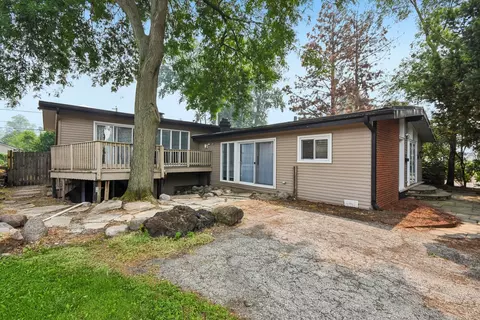 Exterior - 385 Anne Ter, Wheeling, IL 60090 photo 3 of 7