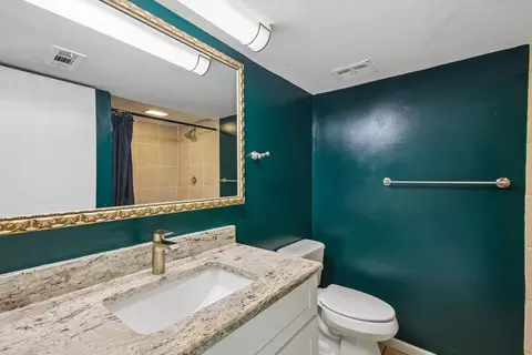 Bath - 385 Anne Ter, Wheeling, IL 60090 photo 2 of 2