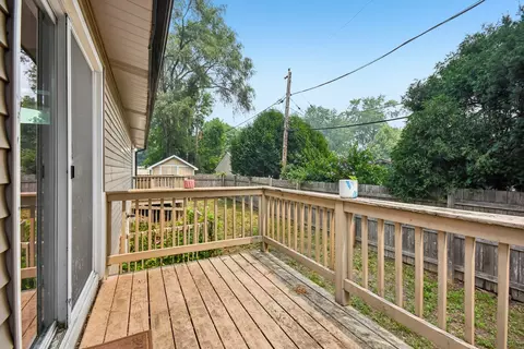 Exterior - 385 Anne Ter, Wheeling, IL 60090 photo 2 of 7