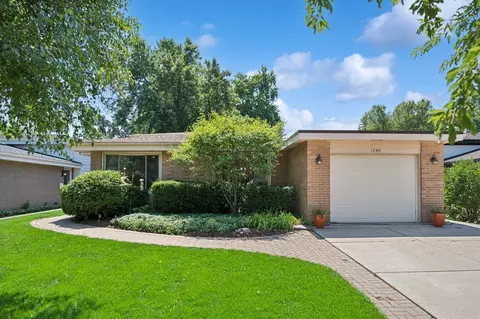 1746 Richfield Ave, Highland Park, IL 60035