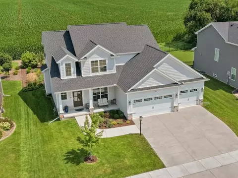 906 Declaration Dr, Savoy, IL 61874