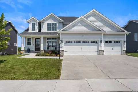 906 Declaration Dr, Savoy, IL 61874