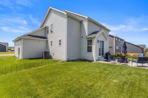 Exterior - 906 Declaration Dr, Savoy, IL 61874 photo 4 of 6