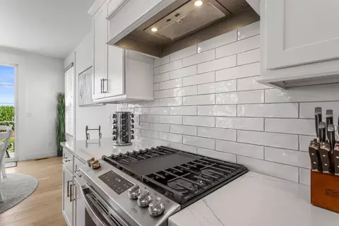 Kitchen - 906 Declaration Dr, Savoy, IL 61874 photo 7 of 7