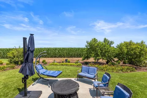 Exterior - 906 Declaration Dr, Savoy, IL 61874 photo 5 of 6